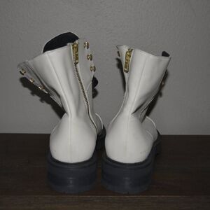 NWOB Women AllSaints Dusty Cap Toe Lug Sole Combat White 9 MSRP $300 w/ Marks